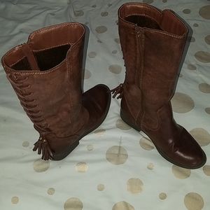 Girls boots